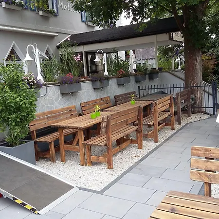 Restaurant Molitor 3*